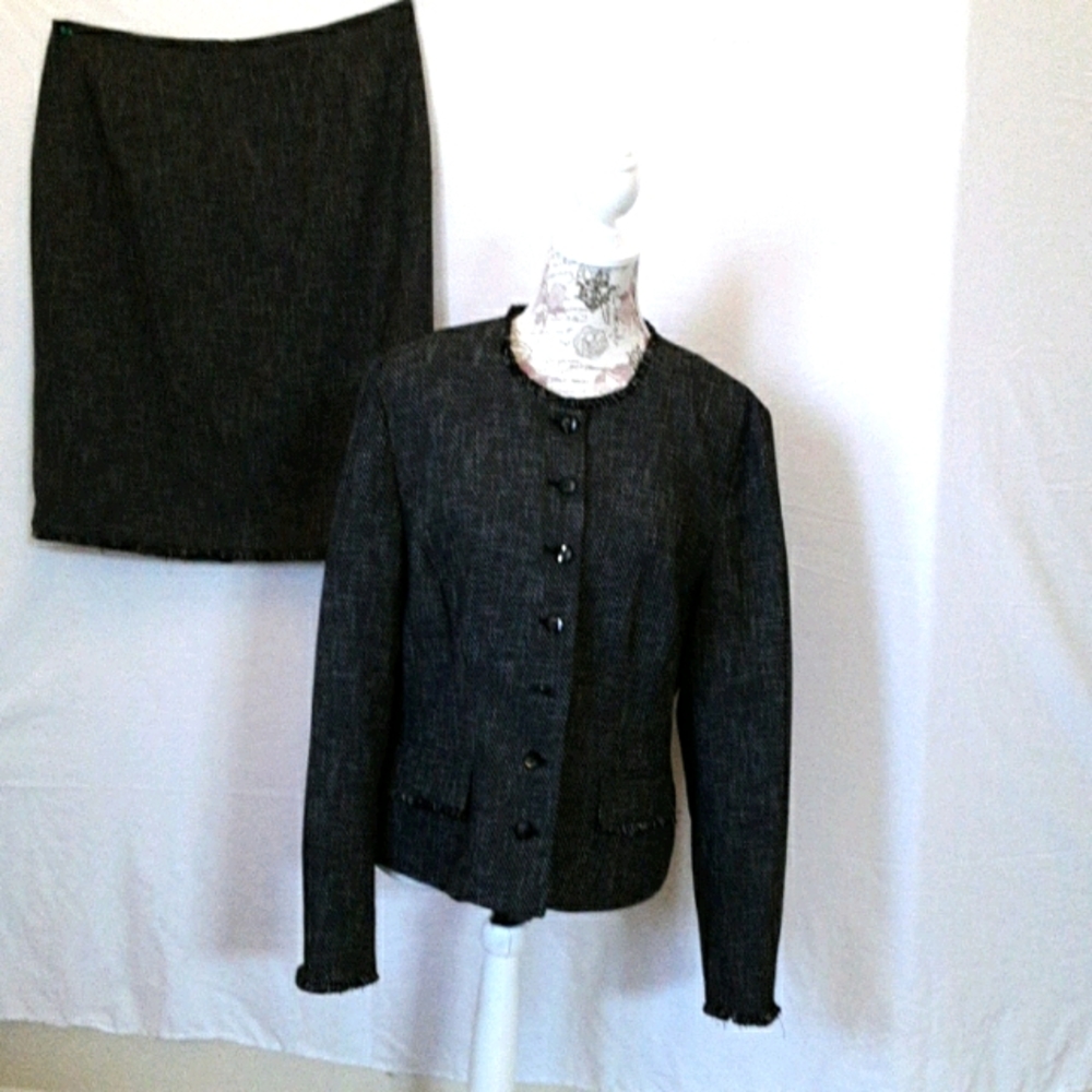 Sagharbor 2 Piece Tweed Suit